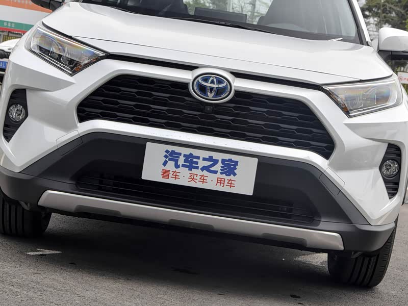 一汽丰田 rav4荣放 2021款 改款 双擎 2.5l e-cvt四驱精英plus版