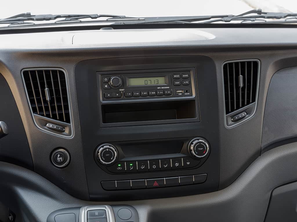 福田汽车 图雅诺智蓝新能源 2022款 厢式运输车加长轴中顶3座79.92kwh