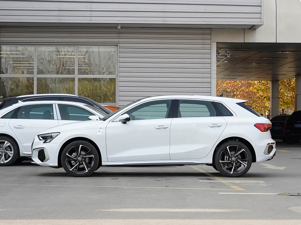 一汽奥迪 奥迪a3 2021款 sportback 35 tfsi 时尚运动型