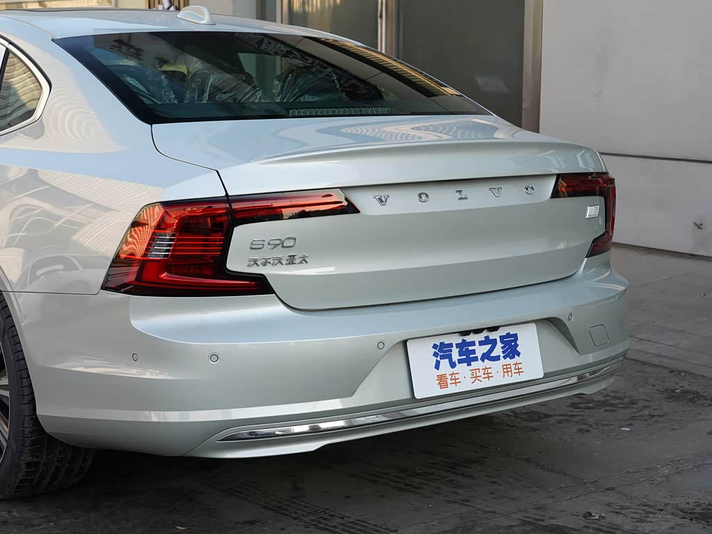 >沃尔沃s90新能源>2022款改款t8e驱混动智雅豪华版>白桦银>其它细节>