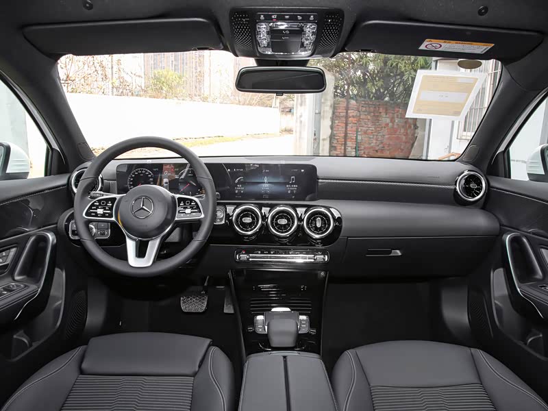 奔驰(进口) 奔驰a级(进口) 2022款 a 180