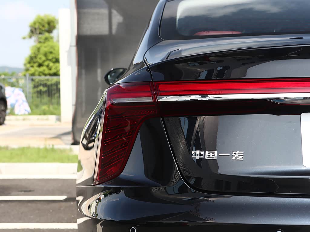 一汽红旗 红旗h5 2023款 2.0t 自动智联旗享版