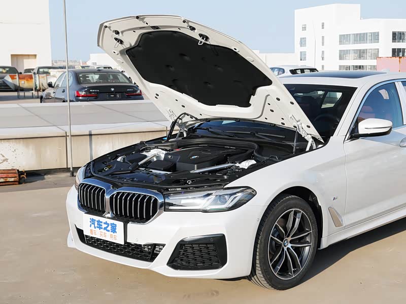 上海众国宝嘉>华晨宝马>宝马5系>2022款改款二525lim运动套装>矿石白>