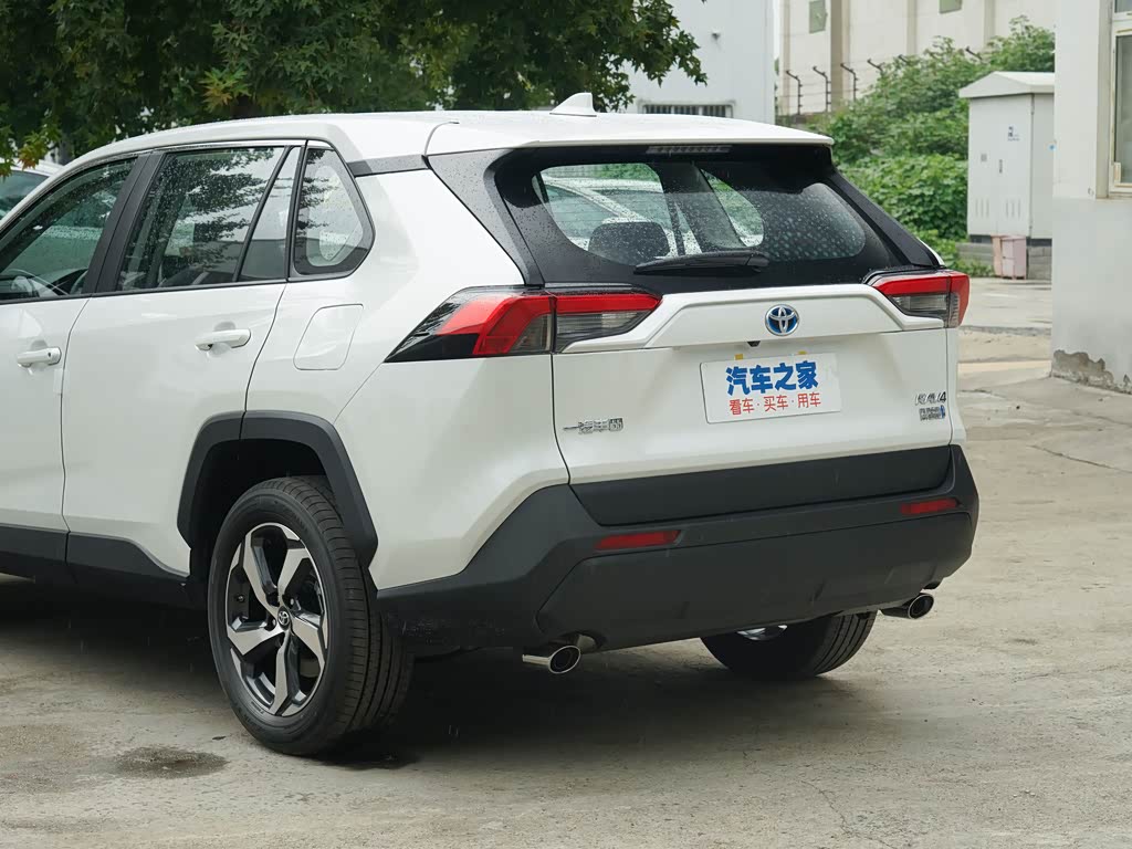 一汽丰田 rav4荣放双擎e  2022款 2.5l 两驱精英pro