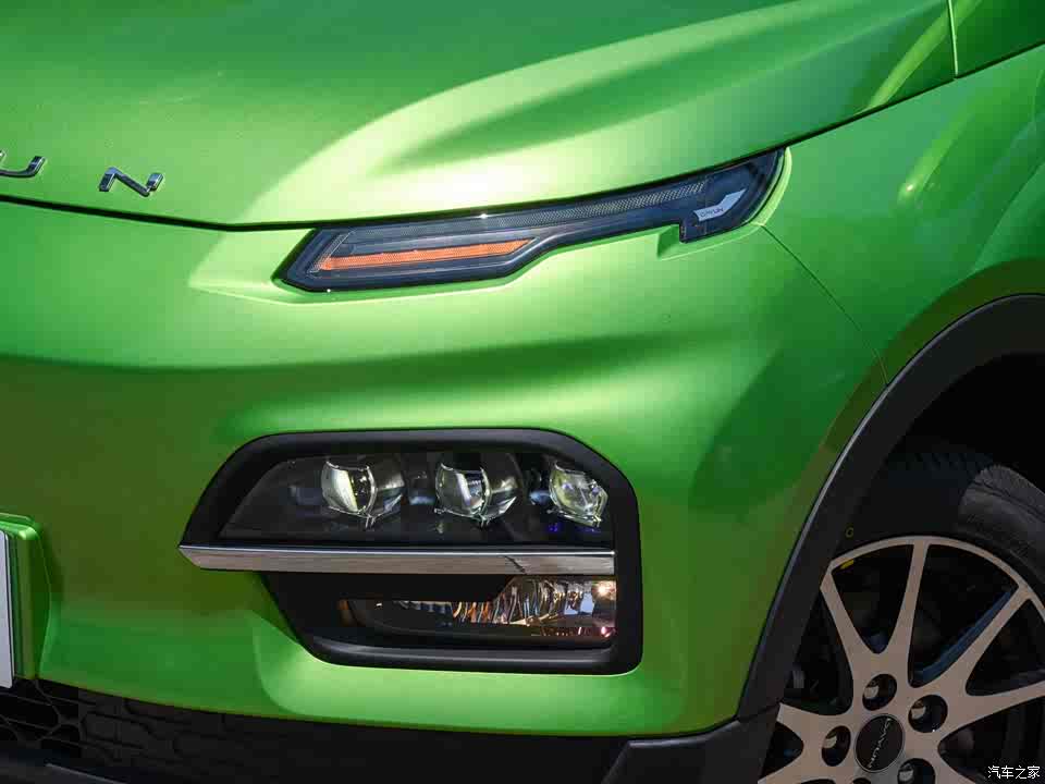 电动四驱/nedc达255km 图说大运悦虎es3