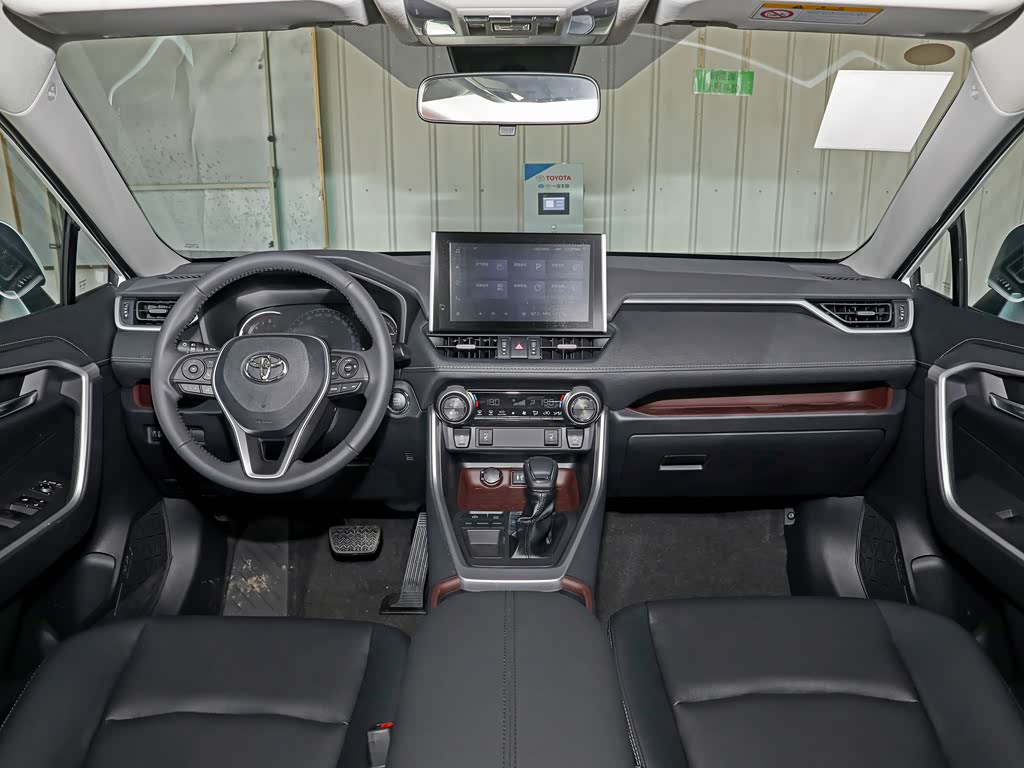 一汽丰田 rav4荣放 2022款 2.0l cvt两驱尊贵版