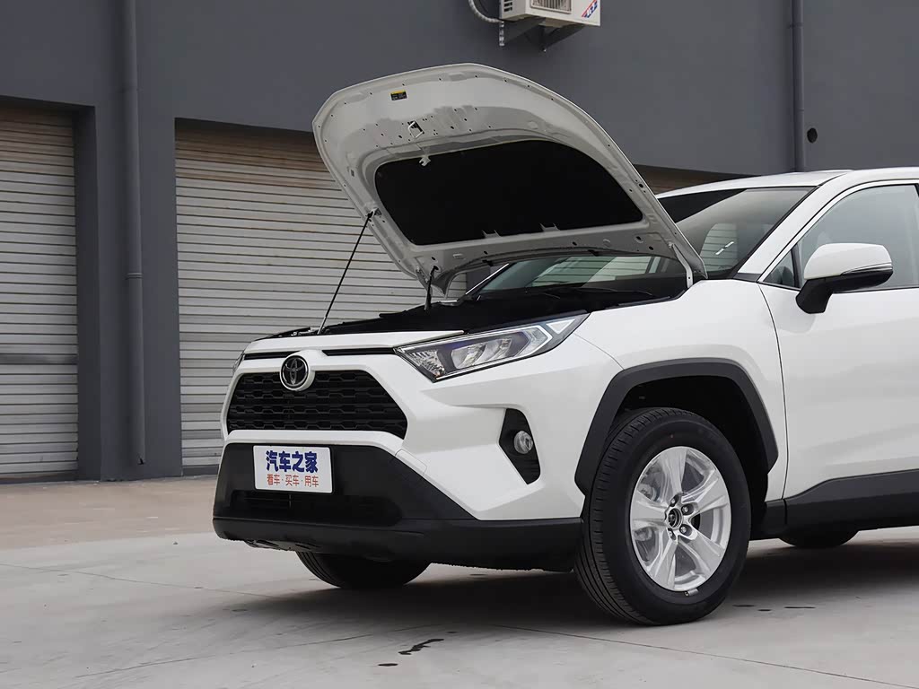 一汽丰田 rav4荣放 2020款 2.0l cvt两驱都市版