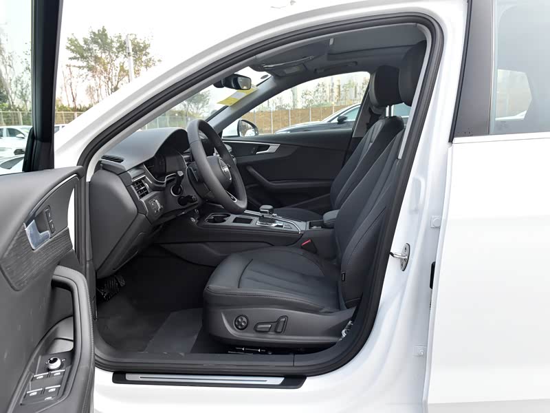 君奥店>一汽-大众奥迪>奥迪a4l>2022款40tfsi豪华致雅型>车厢座椅>