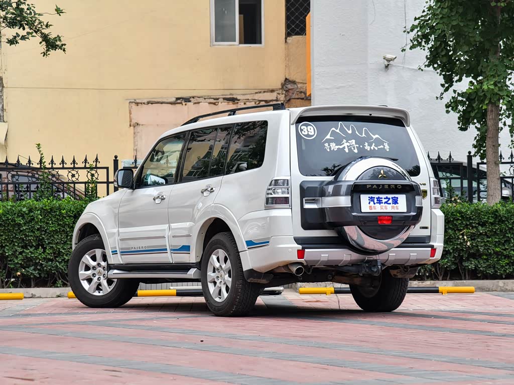 三菱(进口) 帕杰罗(进口) 2019款 3.0l 自动尊贵版