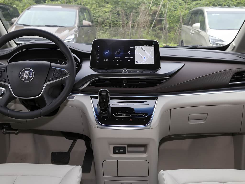 上汽通用别克 别克gl8 2021款 陆上公务舱 652t 尊贵型