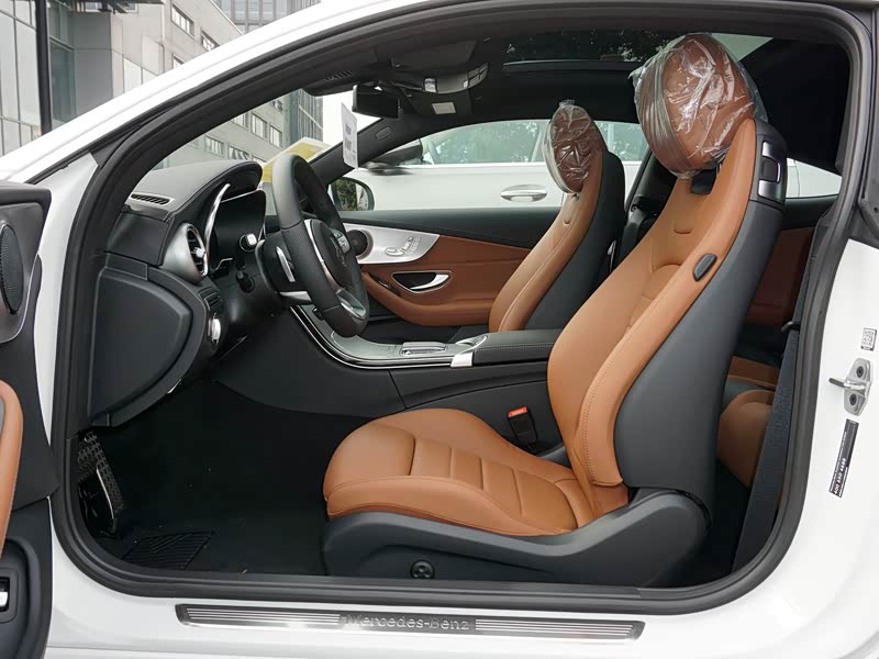 奔驰(进口) 奔驰c级(进口) 2020款 c 200 轿跑车 车厢座椅 已经是最后