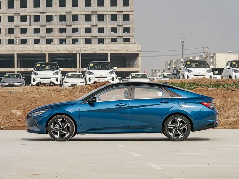 北京现代 伊兰特 2022款 1.5l cvt top旗舰版