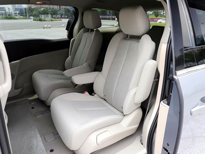 上汽通用别克 别克gl8 2018款 28t 舒适型 国vi