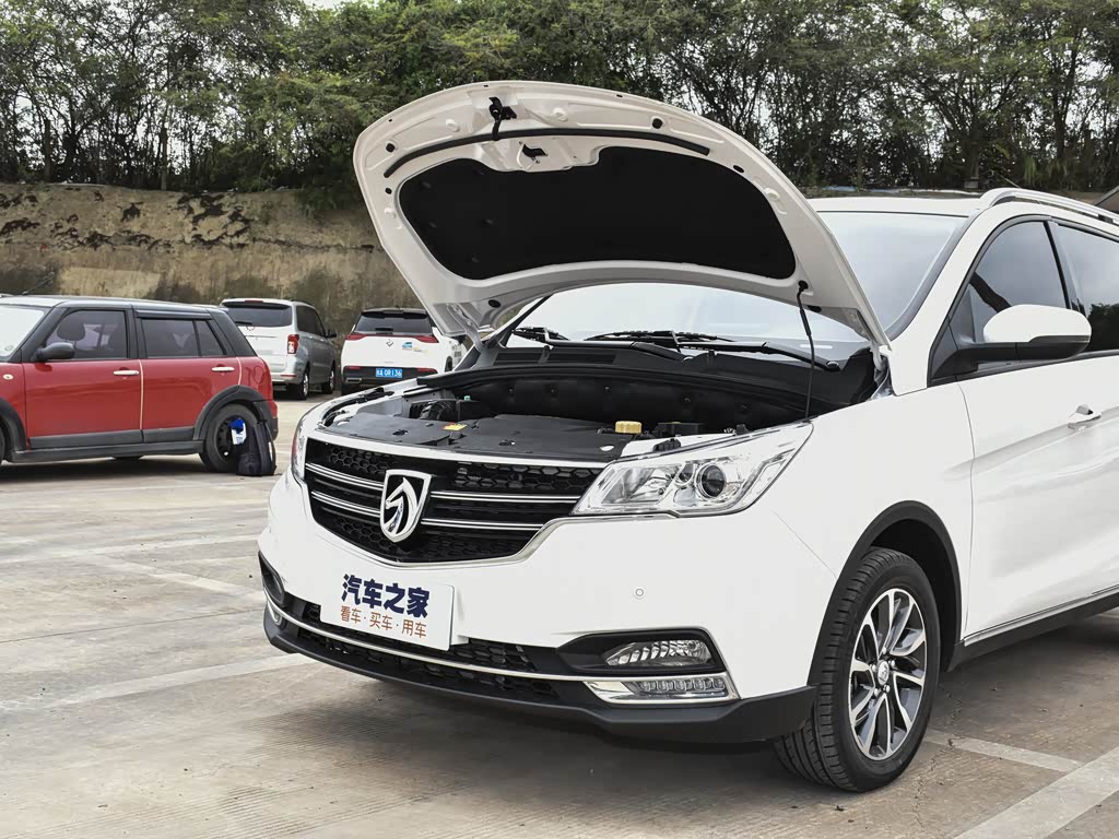 上汽通用五菱 宝骏730 2021款 1.5t cvt旗舰型 7座