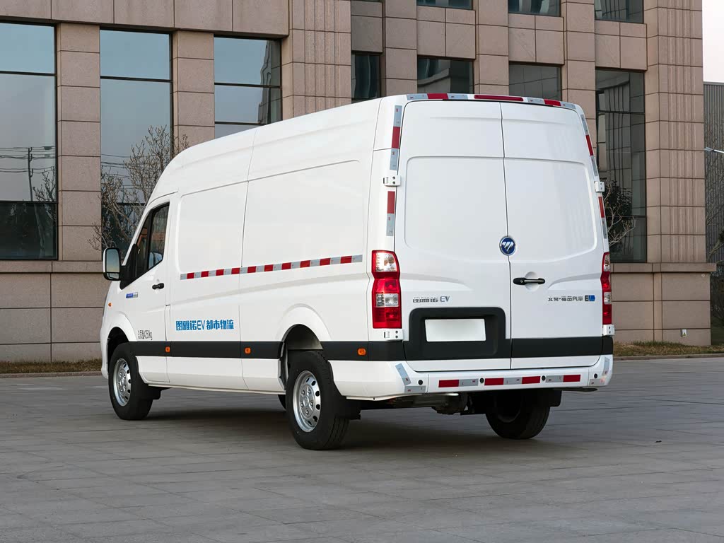 福田汽车 图雅诺智蓝新能源 2022款 厢式运输车加长轴中顶3座79.92kwh