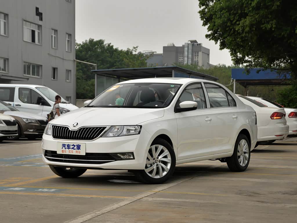 斯柯达车系大全图片及报价 1024x0_q87_autohomecar__ChsEfl1o9JyAJvcUAAbDcp0_TLA435.jpg