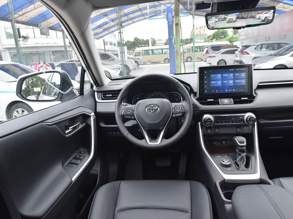 一汽丰田 rav4荣放 2022款 双擎 2.5l e-cvt四驱旗舰版
