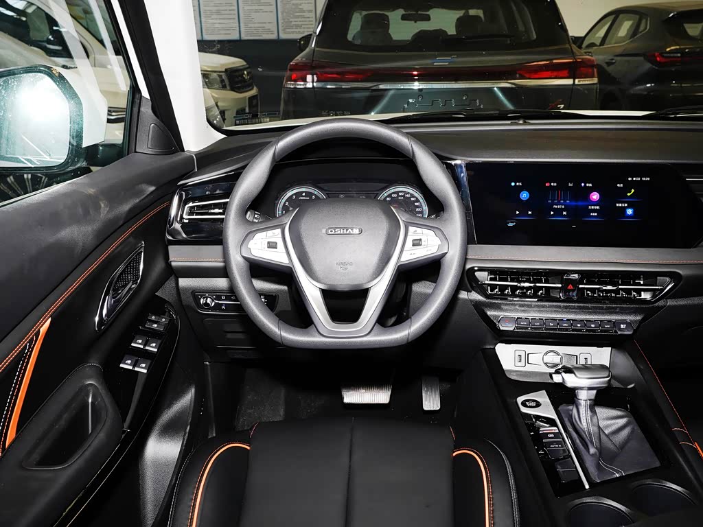 长安汽车 长安欧尚x7 plus 2022款 1.5t 蓝鲸版自动尊享型 7座