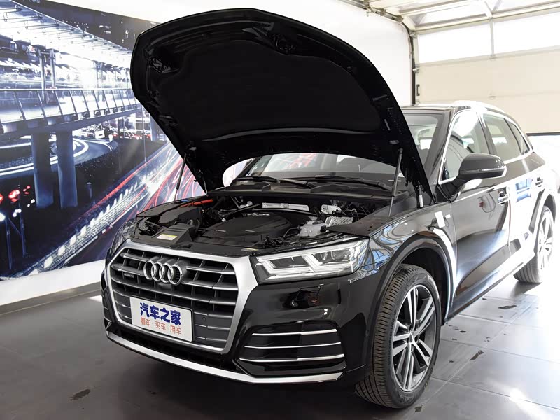 明都新奥奥迪4s店>一汽奥迪>奥迪q5l>2020款45tfsi尊享运动型>传奇黑>