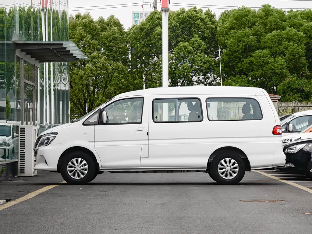 垣鑫>东风风行>菱智m5ev>2022款普通版基本型7座>珍珠白>车身外观>