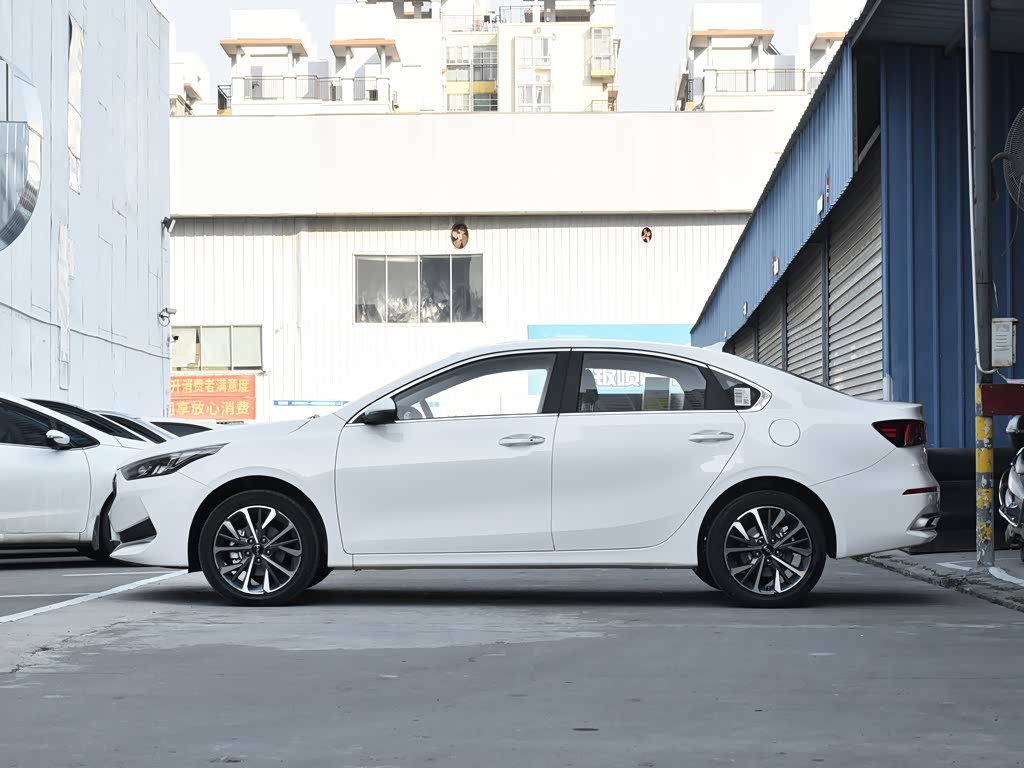 悦达起亚 起亚k3 2021款 1.5l cvt焕新版