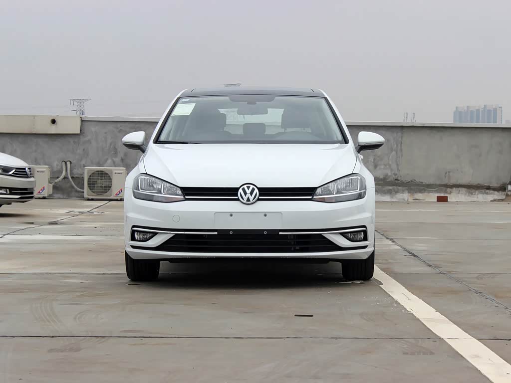 一汽-大众 高尔夫 2019款 280tsi dsg舒适型 国vi 极地白 车身外观