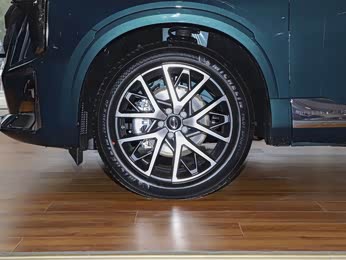 0tm 两驱尊贵版 (六座) 报价】传祺gs8图片_配置_广汽传祺广州长溢店