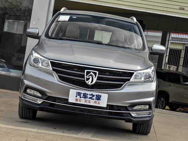 上汽通用五菱 宝骏730 2019款 1.5t cvt旗舰型 7座 国vi