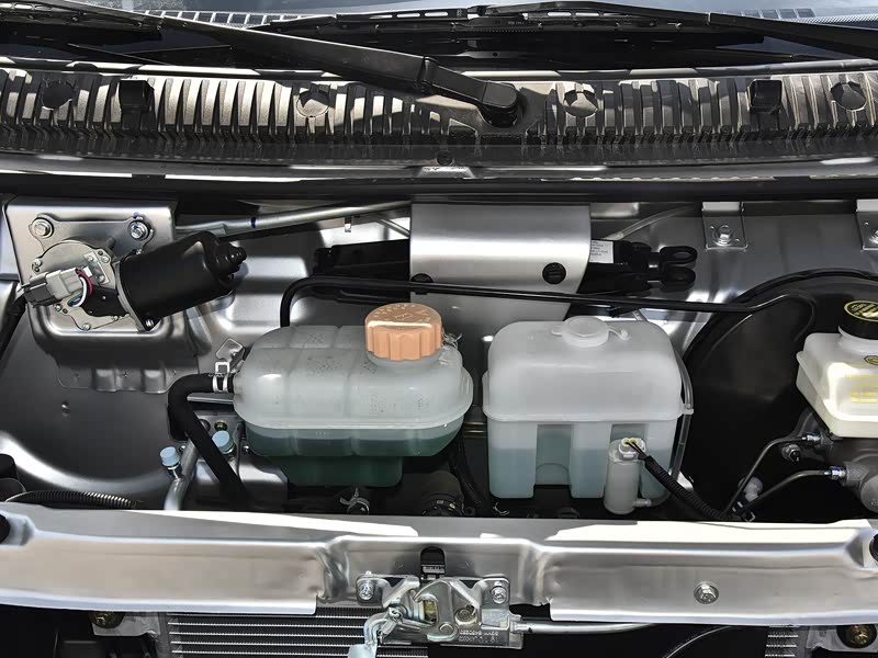 上汽通用五菱 五菱荣光小卡 2020款 1.5l基本型 国vi 单排l3c