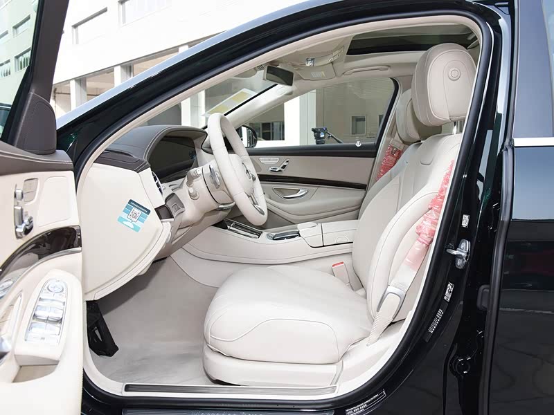 珠海仁孚南星奔驰4s店>奔驰(进口)>奔驰s级>2019款s320l臻藏版>车厢