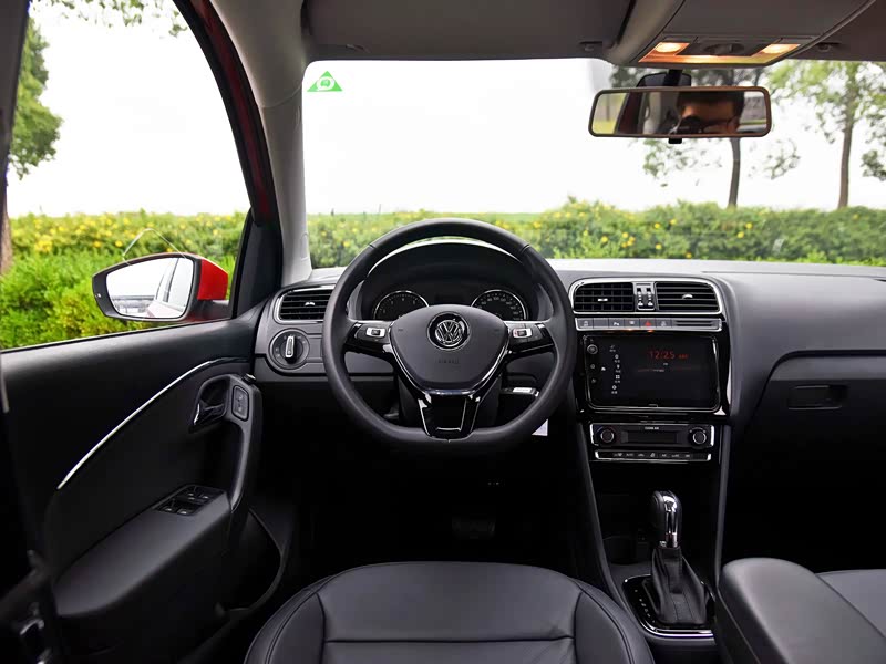 上汽大众 polo 2018款 1.5l 自动豪华型