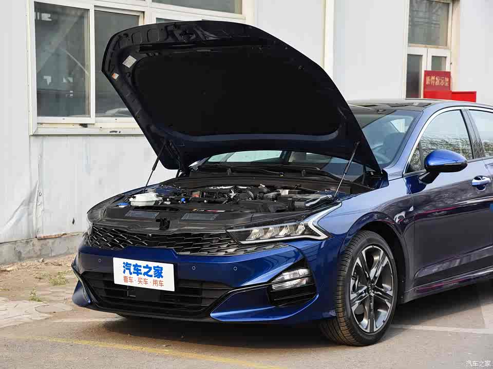 东风悦达起亚 起亚k5 2020款 韩版展车