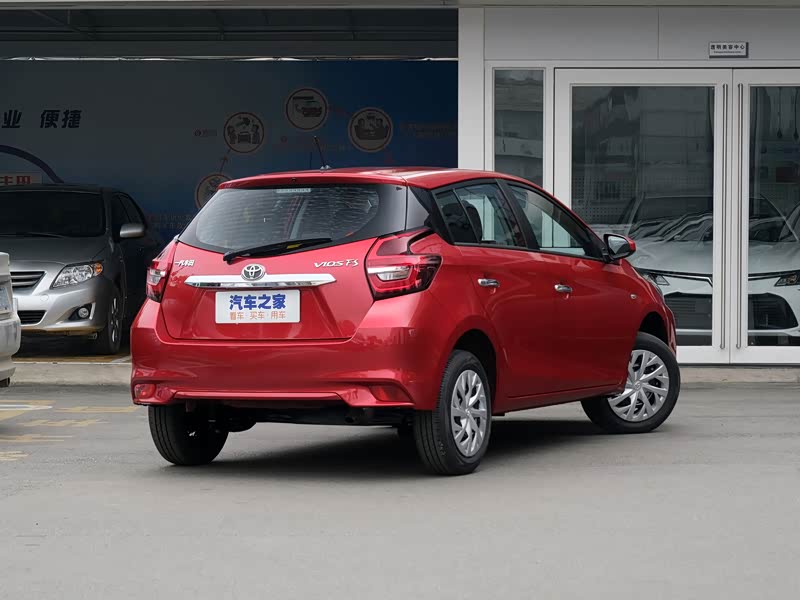 一汽丰田 威驰fs 2021款 1.5l cvt锋享版 中控方向盘