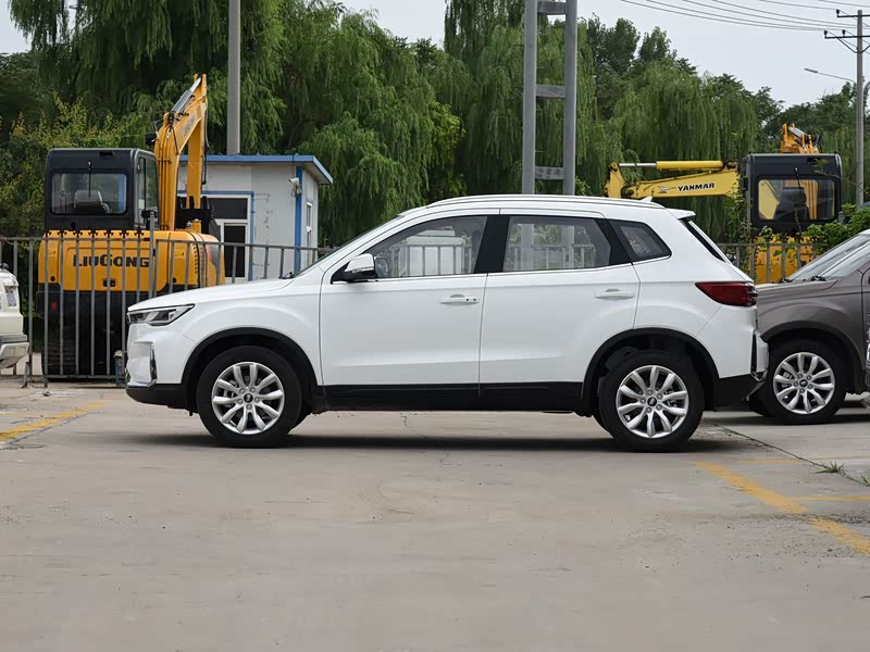 一汽奔腾 奔腾t33 2019款 1.6l 自动豪华型 国vi