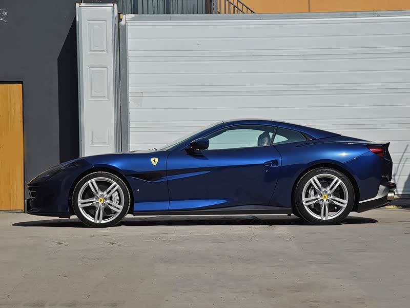 法拉利 portofino 2018款 3.9t