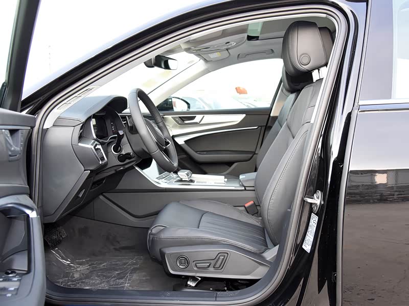 盐城城西诚德奥迪>一汽奥迪>奥迪a6l>2021款45tfsi臻选致雅型>车厢