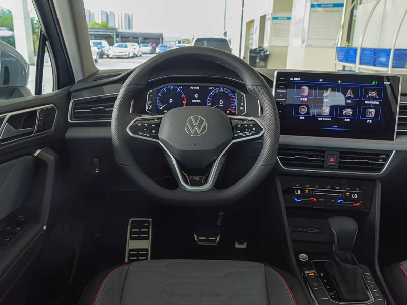 上汽大众 途观l 2022款 330tsi 自动两驱r-line旗舰版