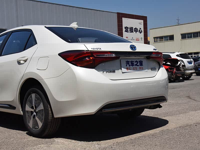 广汽丰田 雷凌双擎e  2019款 1.8ph gs e-cvt精英风尚版