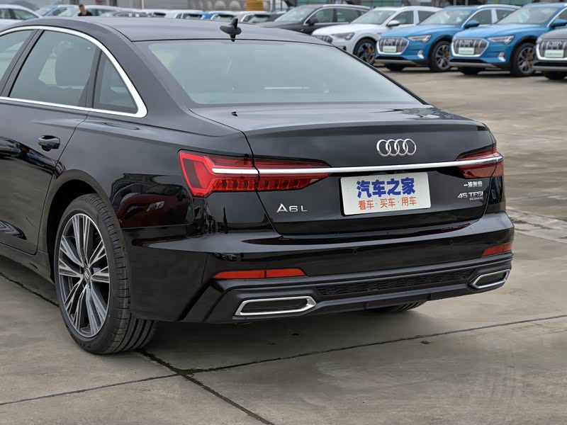 一汽奥迪 奥迪a6l 2021款 45 tfsi quattro 臻选动感型