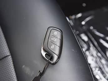 自动爽酷版 报价】荣威i6 max图片_配置_淮安众凯荣威4s店-汽车之家