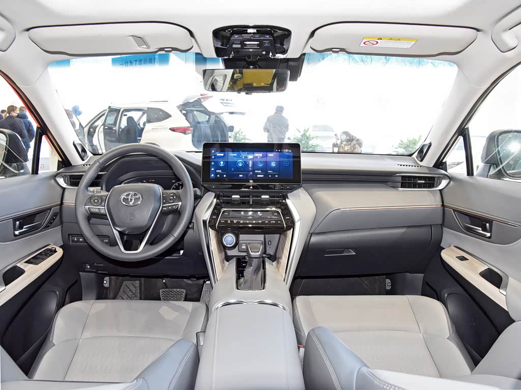 广汽丰田 威飒 2022款 双擎 2.5l cvt四驱至尊版