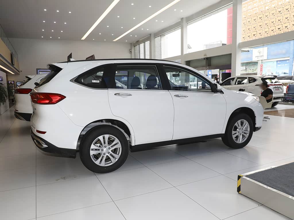 长城汽车 哈弗m6 2023款 plus 1.5t 手动精英智联型