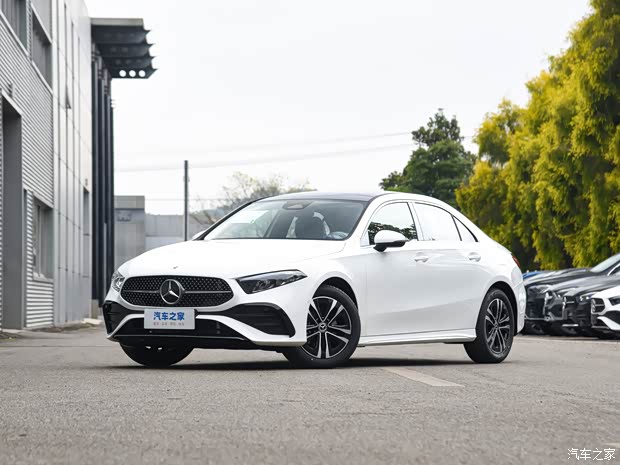 奔驰a级售价21.52万起 欢迎到店垂询