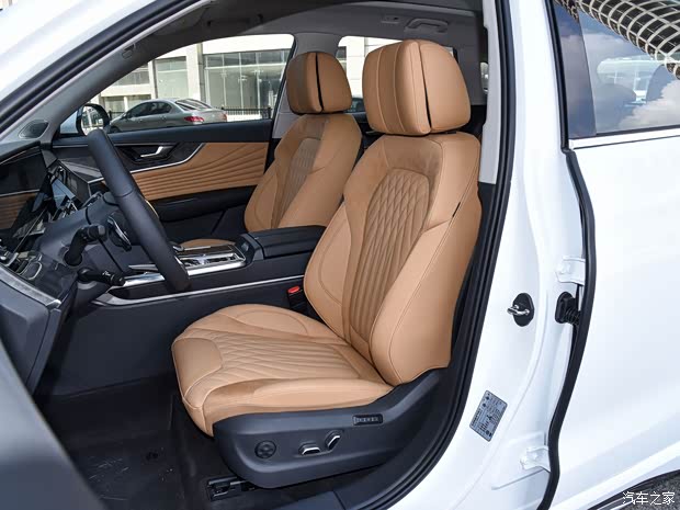 红旗hs5目前价格稳定售价1838万元起