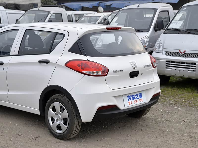 上汽通用五菱 宝骏310 2020款 1.2l 手动超值型