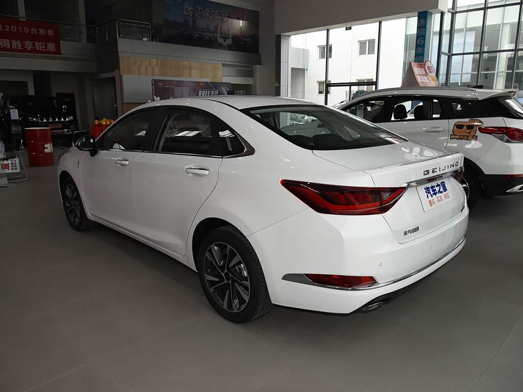 北京汽车 北京u7 2019款 1.5t 手动精英版 国vi