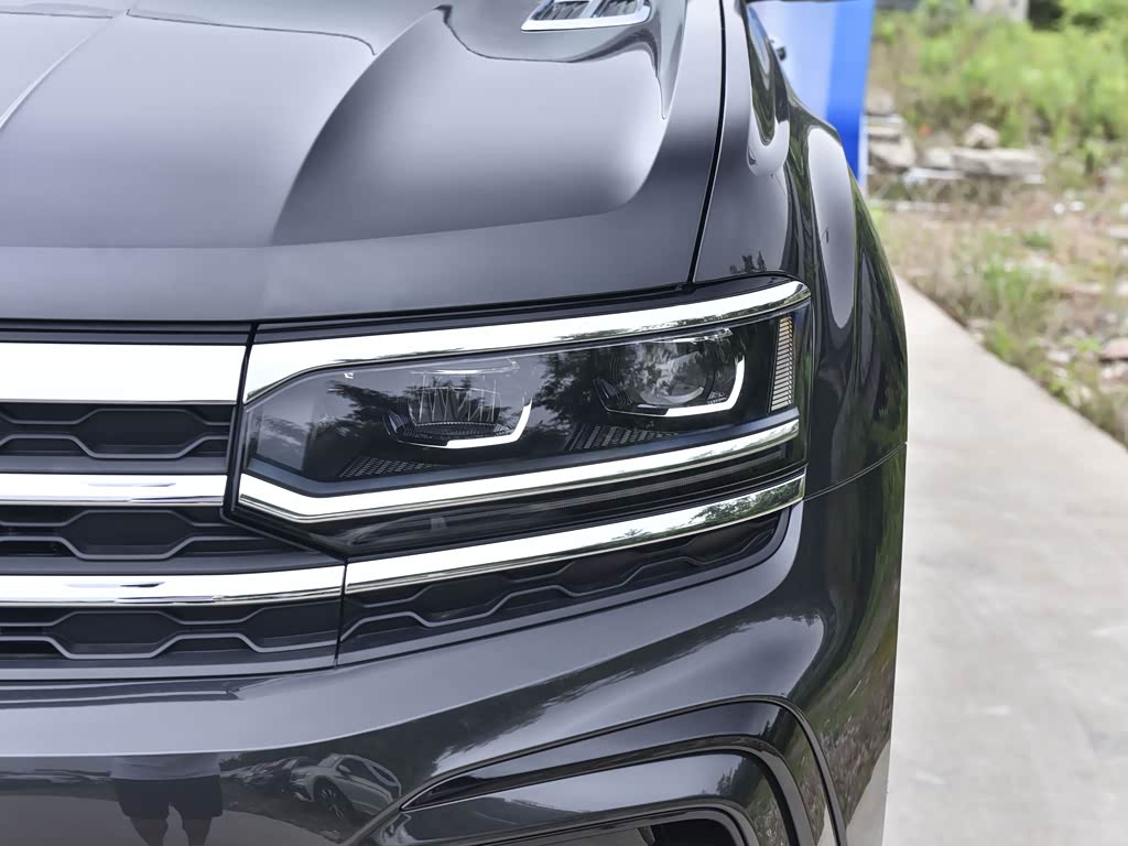 上汽大众 途昂x 2022款 530 v6 四驱尊崇豪华版