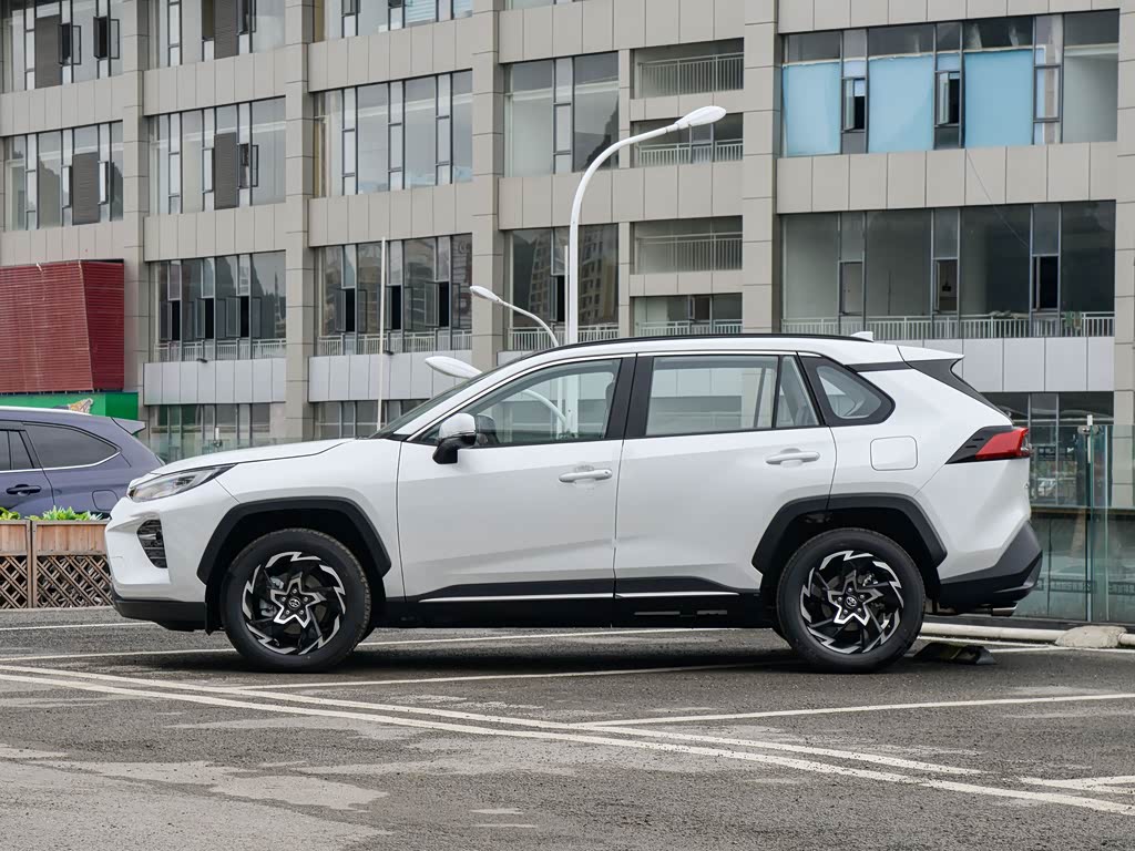 广汽丰田 威兰达 2022款 2.0l cvt四驱科技版