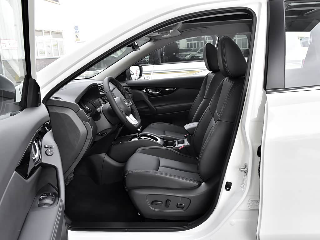 东风日产 奇骏 2022款 改款 2.0l 两驱智联舒享版