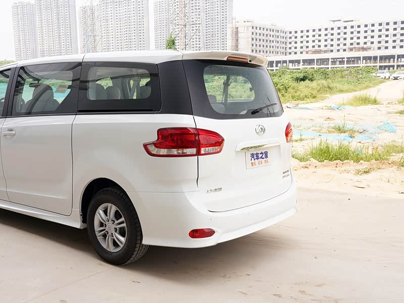 上汽大通 上汽大通maxus g10 2021款 2.0t 自动精英版 柴油 7座